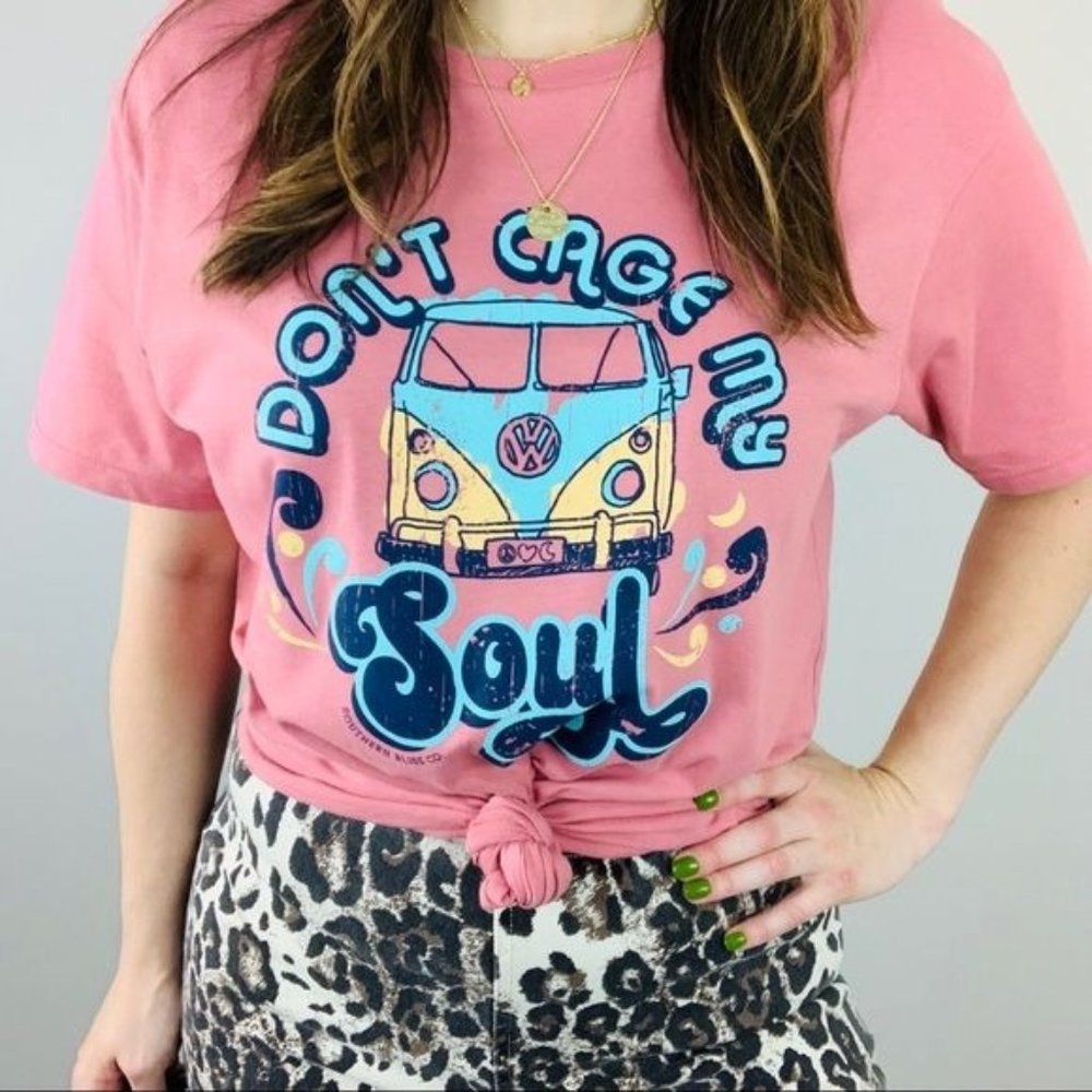DON'T CAGE‎ MY SOUL Pink Graphic Tee Sz L